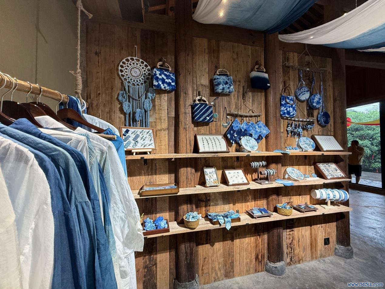 荆竹村内的扎染体验馆。东说念主民网记者 欧阳易佳摄